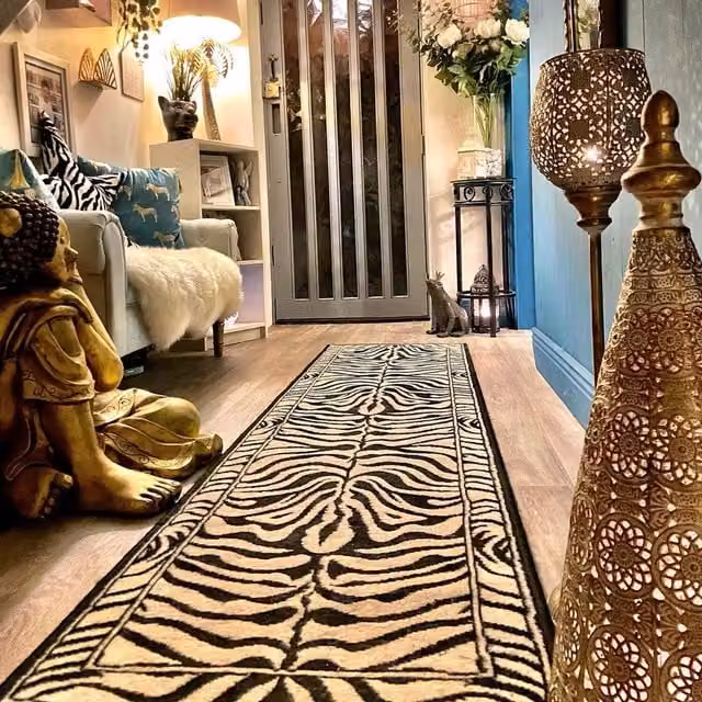 The Rug House Zebra Print Animal Print Living Room Rug in Black and White, W: 240 cm, D: 60 cm