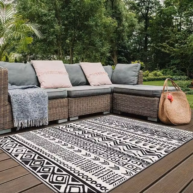 THE RUGS Reversible Aztec Design Duo Weave Outdoor Rug in Black, W: 160 cm, L: 230 cm