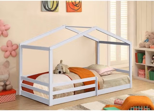 Comfy Living Single Wooden House Style Childrens Bed in White, W/D/H: 90 x 190 cm
