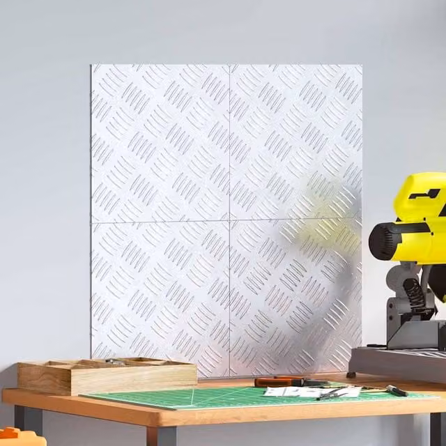 Berkfield Home Modern Aluminium Anti-Slip Checker Plates, Silver, 4 Pack, W/D: 30 x 30 cm