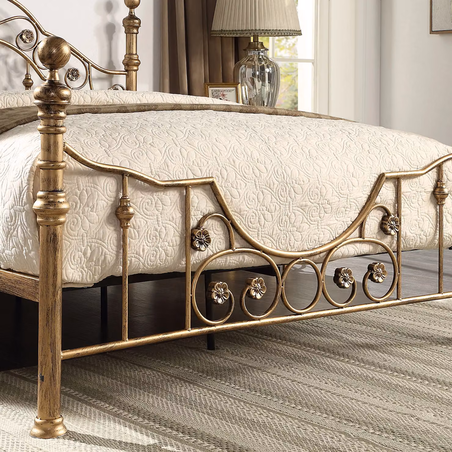SlumberWorx Letchworth Vintage Victorian Style Antique Metal Bed Frame in Bronze, Size: Double (140 x 200 cm) – 4