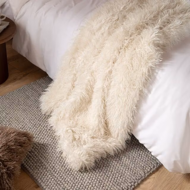 Furn Rowan Reversible Double Face Faux Fur Throw in Beige and White, W: 130 cm, L: 180 cm – 2