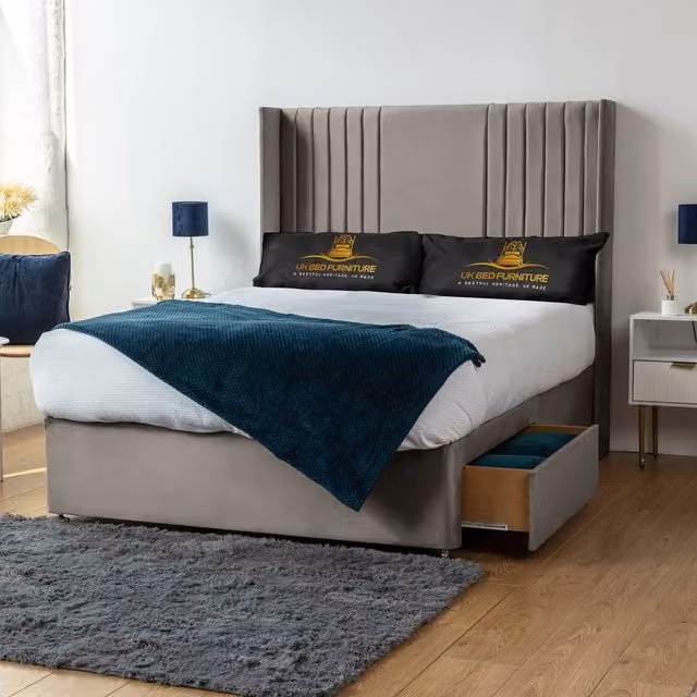 UK Bed Furniture Skyline Wingback Divan Bed with 2 Drawers and Headboard in Light Beige, Size: Double (140 x 200 cm)