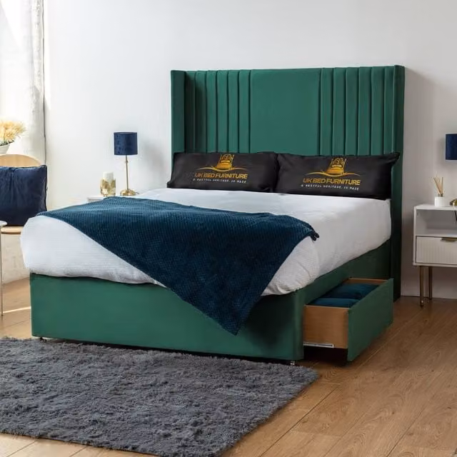 UK Bed Furniture Skyline Wingback Divan Bed with 2 Drawers and 54 Headboard in Green Velvet, Size: 140 x 200 cm