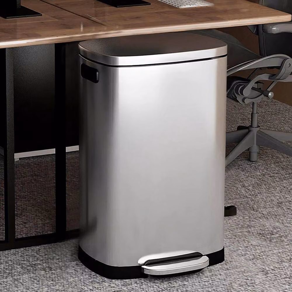 Kelvenix 30 L Stainless Steel Pedal Dustbin in Silver – 3