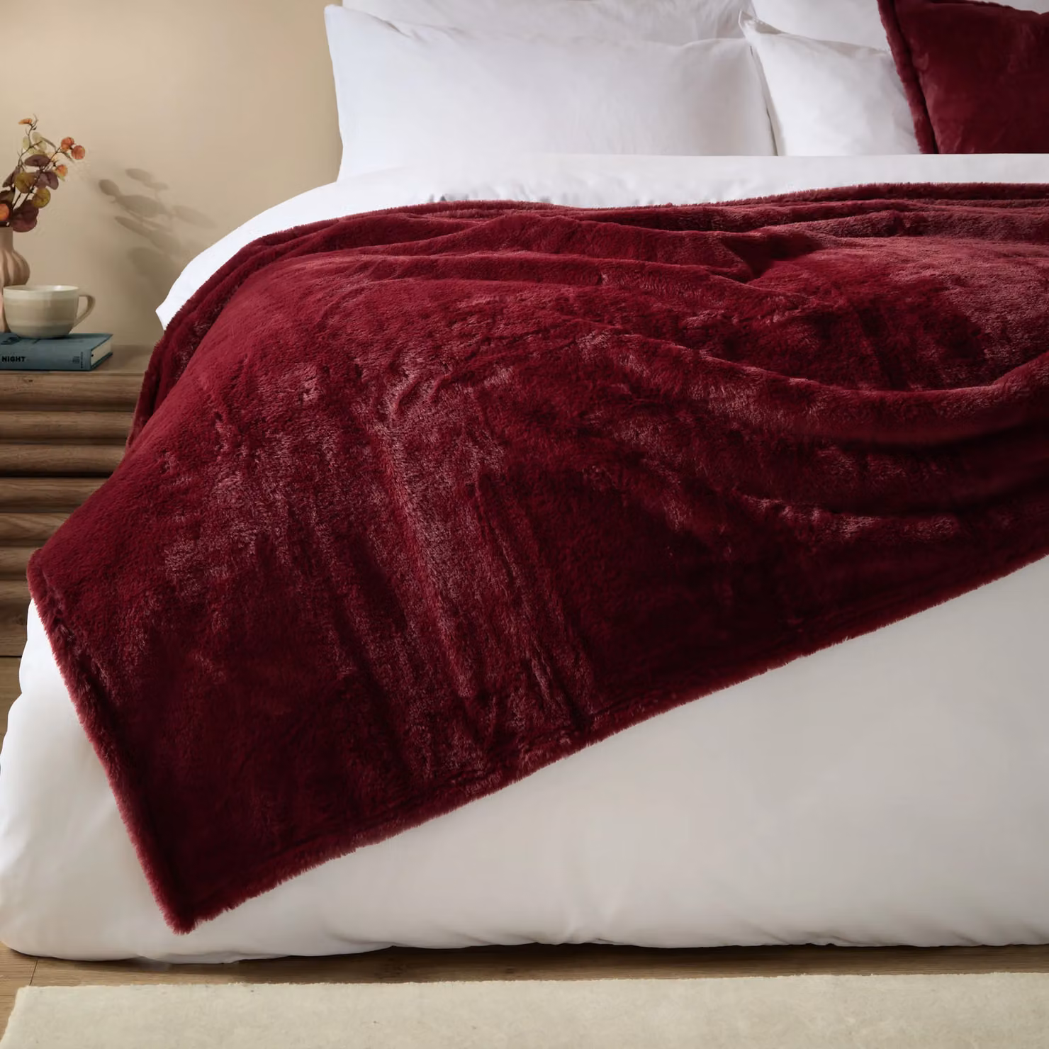 Furn Kallu Red Double-Sided Faux-Fur Throw, W: 150 cm, L: 200 cm – 4