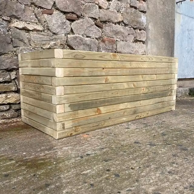 Buttercup Farm Norfolk Wood Planter in Brown, W: 40 cm, D: 40 cm, H: 40 cm