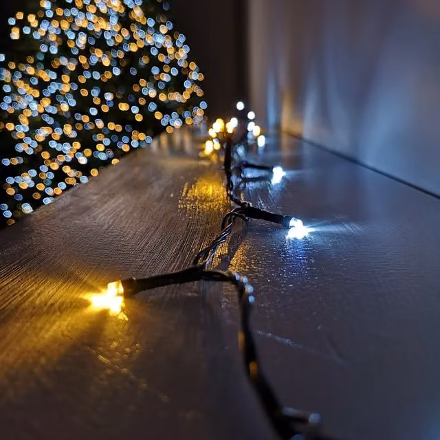 Samuel Alexander 480 LED SupaBrights Christmas String Lights with Timer in White and Green