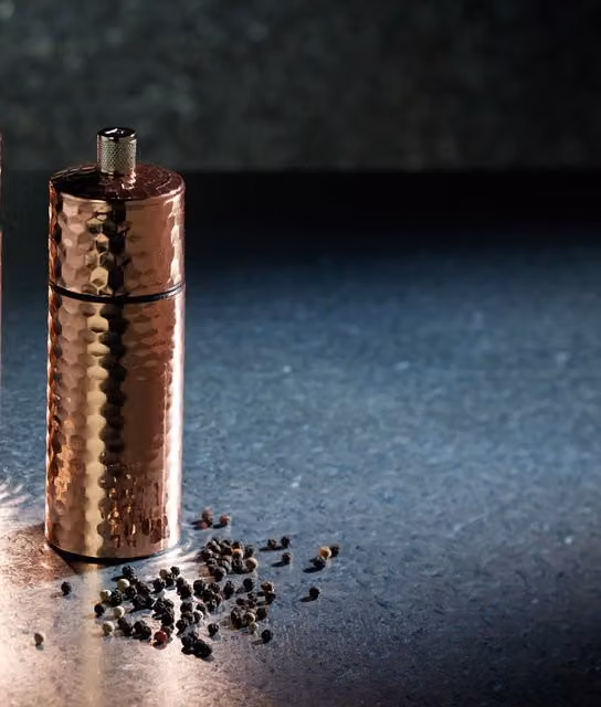 MasterClass Hammered Copper Pepper Mill in Copper Finish with Stainless Steel and Ceramic Components, Height: 13 cm