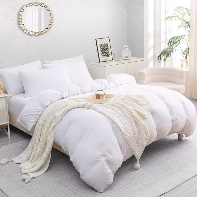Grace Premium Reversible Microfibre Duvet Cover and Pillowcase Set in White, Super King, 200 x 200 cm