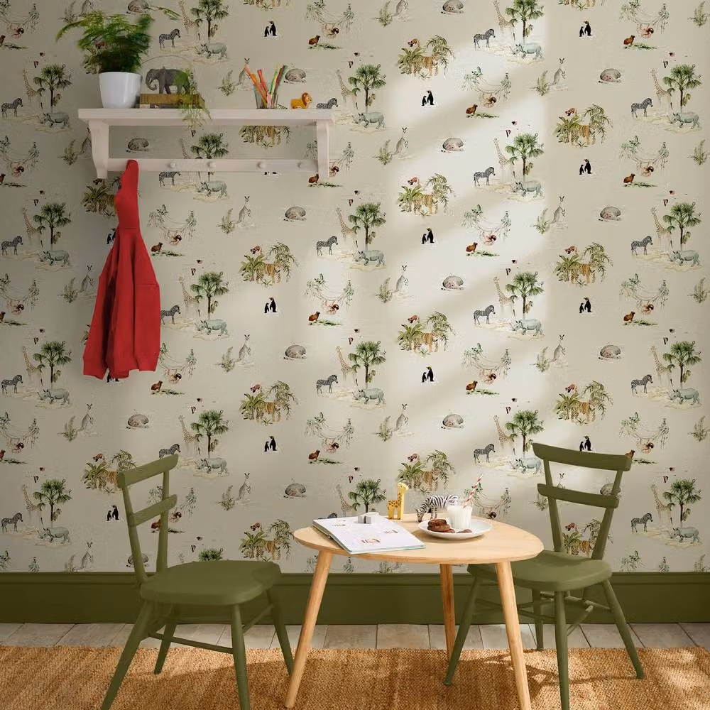 Sophie Allport Animals of the World Hambleton Sage Wallpaper in Green, W: 52 cm, H: 1000 cm – 2
