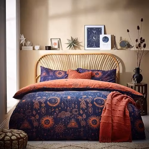 Riva Home Constellation Reversible Polycotton Duvet Cover and Pillowcase Set with Star Print in Bronze and Blue, W: 140 cm, L: 200 cm