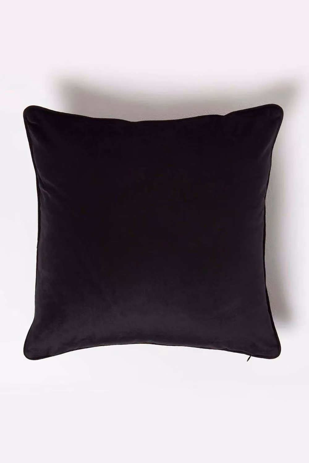 Homescapes Black Velvet Square Scatter Cushion with Microfibre Insert, W/D/H: 46 x 46 x 46 cm – 3