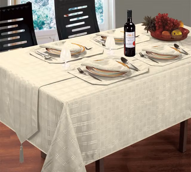 Kitchen Trends Modern Jacquard Hampton Rectangular Tablecloth in Cream