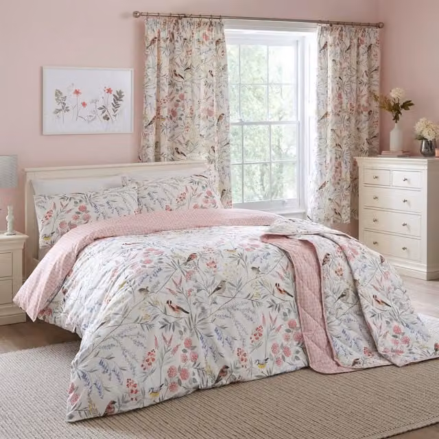 Dreams & Drapes Caraway Pink Floral Quilted Cotton Blend Bedspread W/D/H: 200 x 230 cm