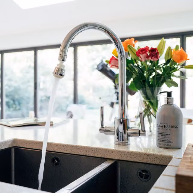 EcoFlow Tap Adapter in Solar White