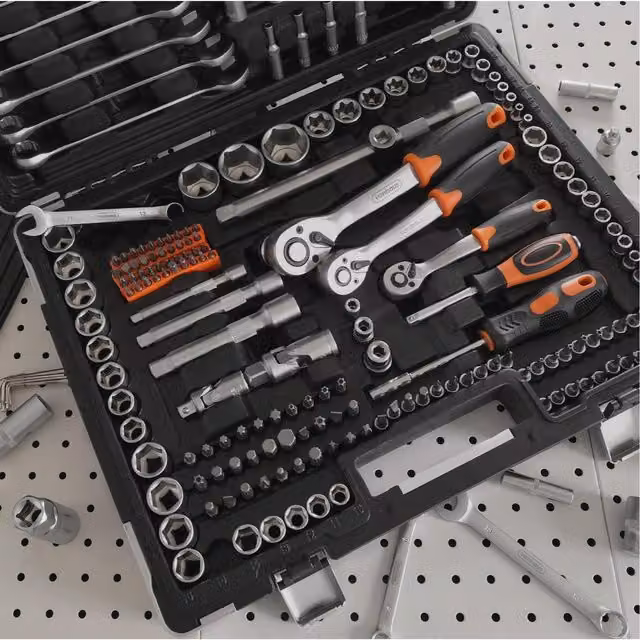 VonHaus 215 Piece Chrome Vanadium Steel Socket Set with Carry Case in Black
