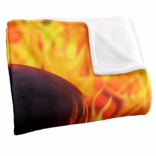 JQ Licensing Royce Mcclure Flaming Skull Silky Touch Super Soft Throw Blanket, White and Multicolour, W: 152 cm, D: 127 cm – 2