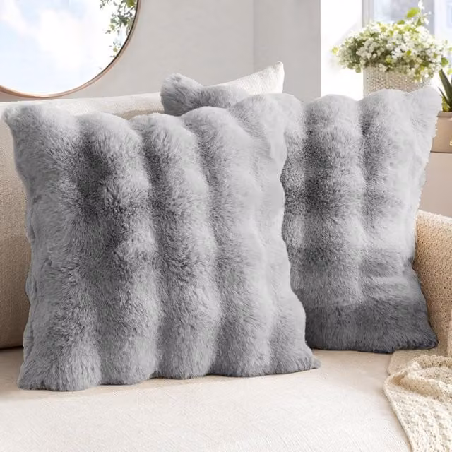 Sweet Dreams Luxury Supersoft Faux Fur Square Cushion in Silver Grey, W/D/H: 43 x 43 x 43 cm