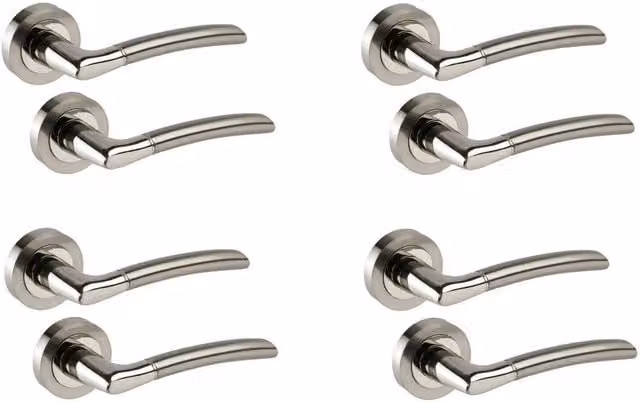 Golden Grace Polished Chrome Door Handles on Round Rose, 4 Pairs