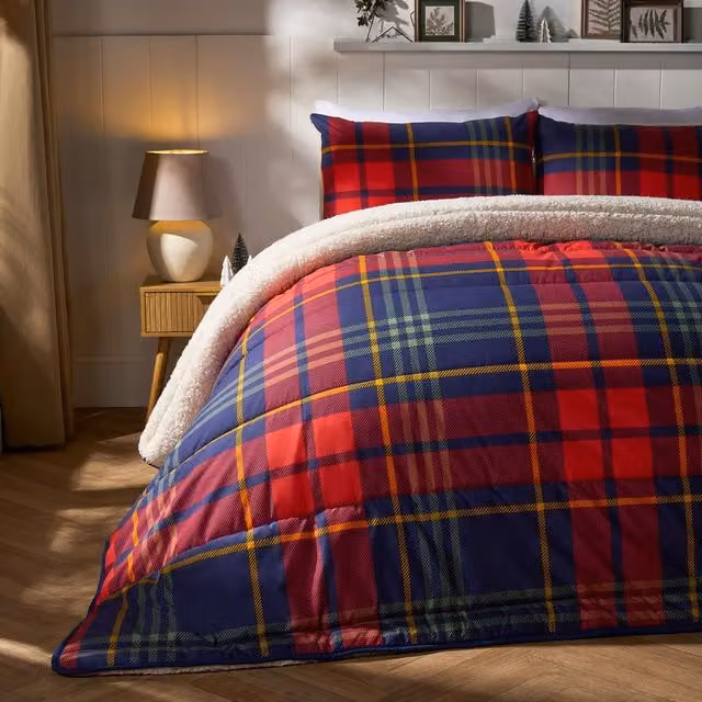 OHS Red Tartan Check Sherpa Reversible 10.5 Tog Washable Coverless Double Duvet and Pillowcase Set