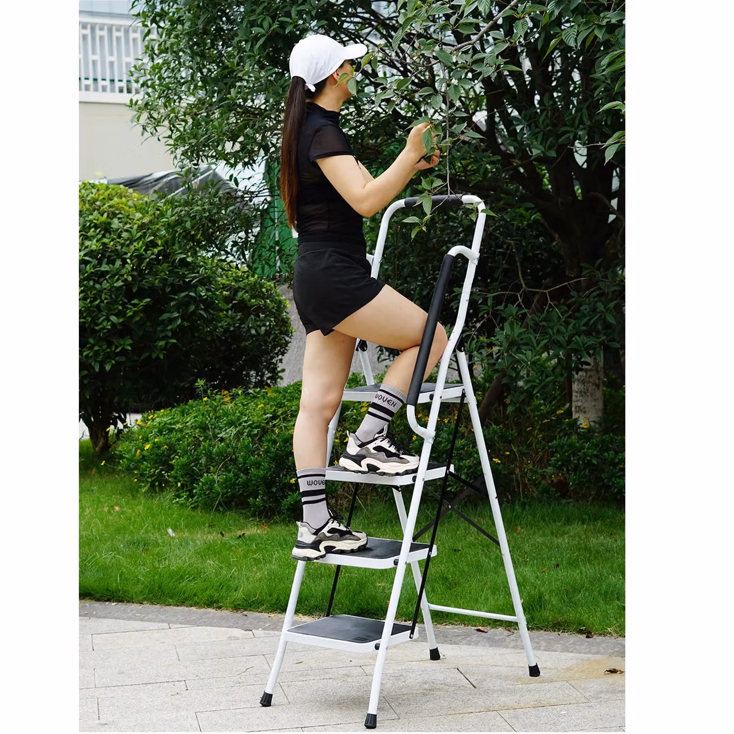 Gr8 Home 4 Step Folding Steel Ladder with Handrail and Non-Slip Feet, White – 2