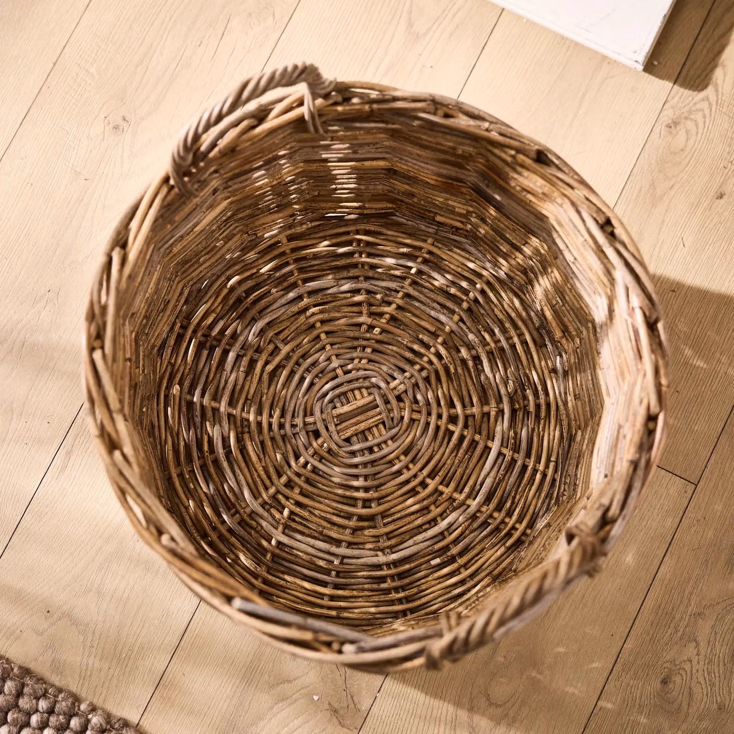 Dibor Traditional Round Large Grey Rattan Log Basket with Handles H: 40 cm, L: 57 cm, W: 40 cm – 3