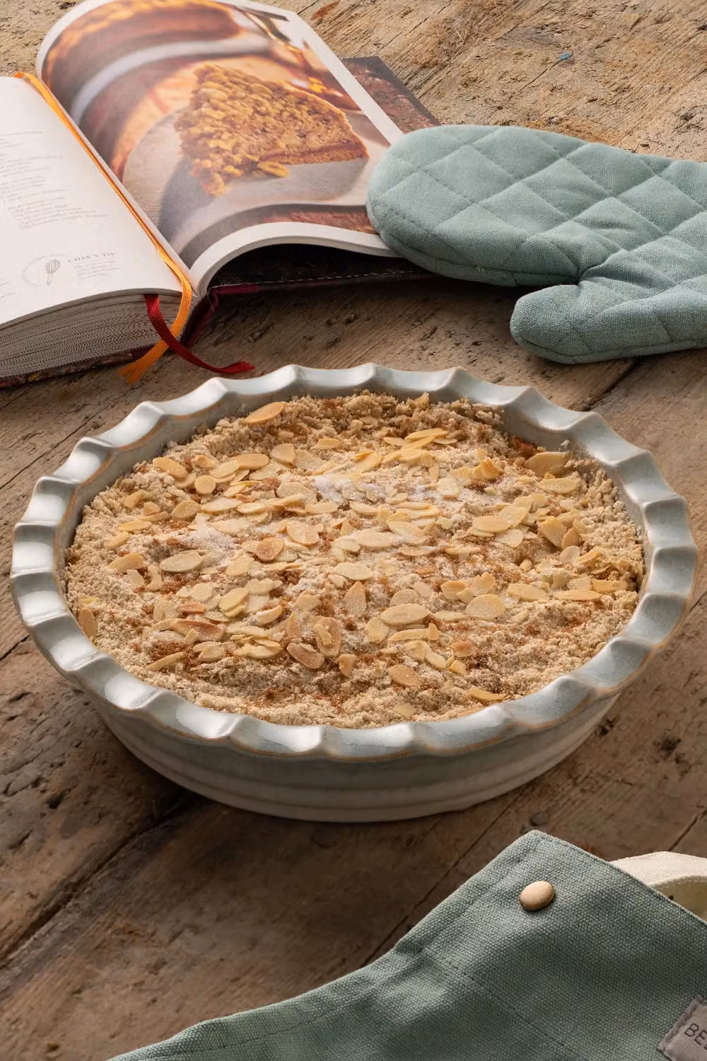 Belleek Living Tivoli Round Stoneware Pie Dish in Blue, Grey and Multicolour – 2
