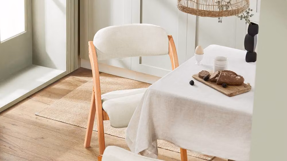 SoBuy Stackable Folding Chair with Beech Wood Frame and White Fabric Padding – 6