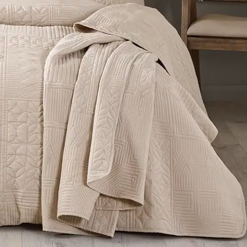 Catherine Lansfield Folkstone Geo Quilted Bedspread in Natural Beige, W: 220 cm, D: 230 cm