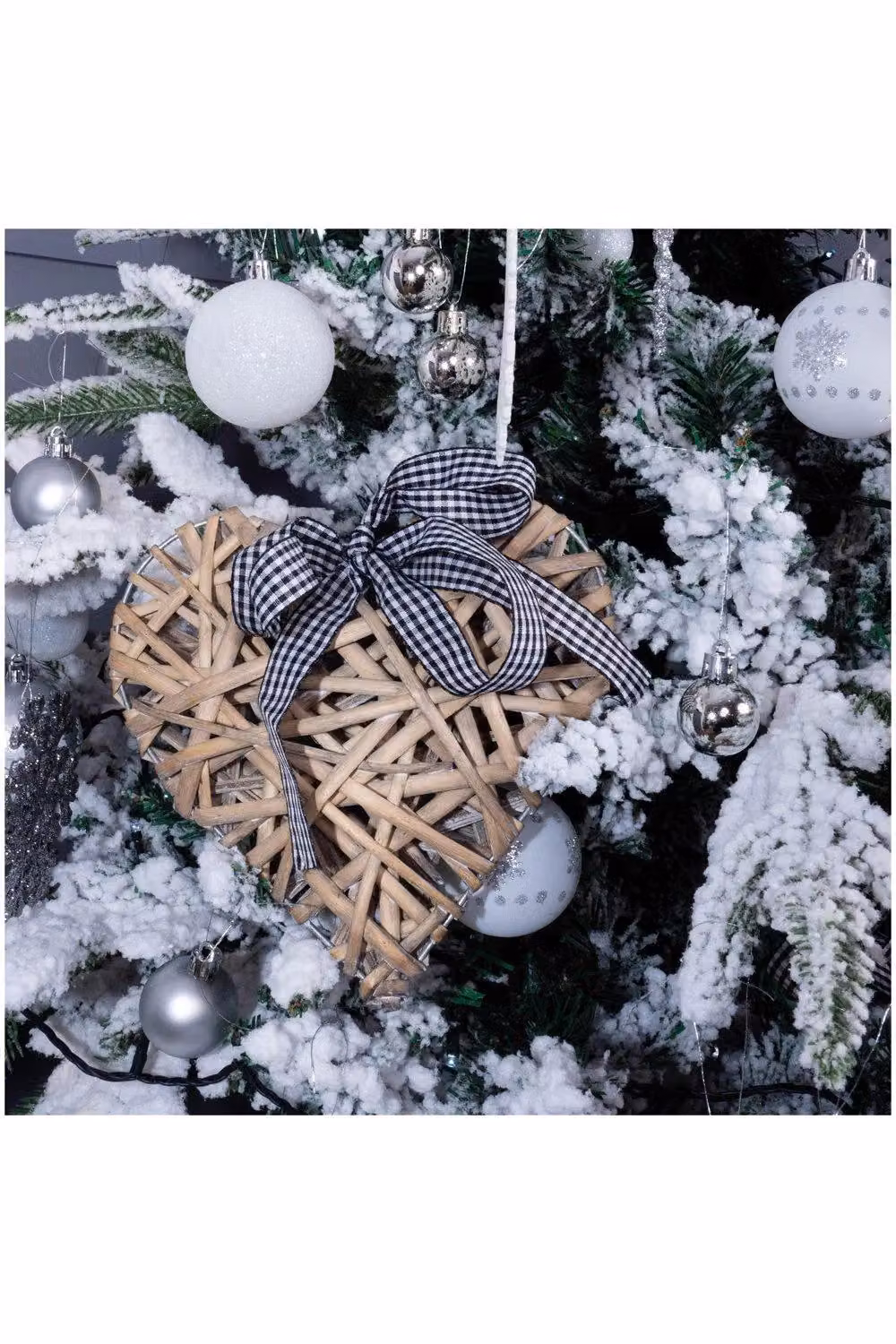 St Helens Home & Garden Rustic Light Grey Wicker Christmas Heart Pendant Ornament – 4