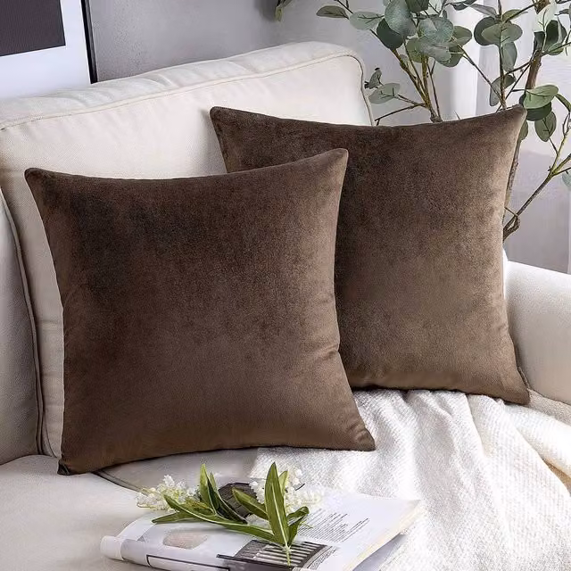 YnysTec Plush Velvet Square Cushion Cover in Dark Brown, 55 x 55 cm – 1