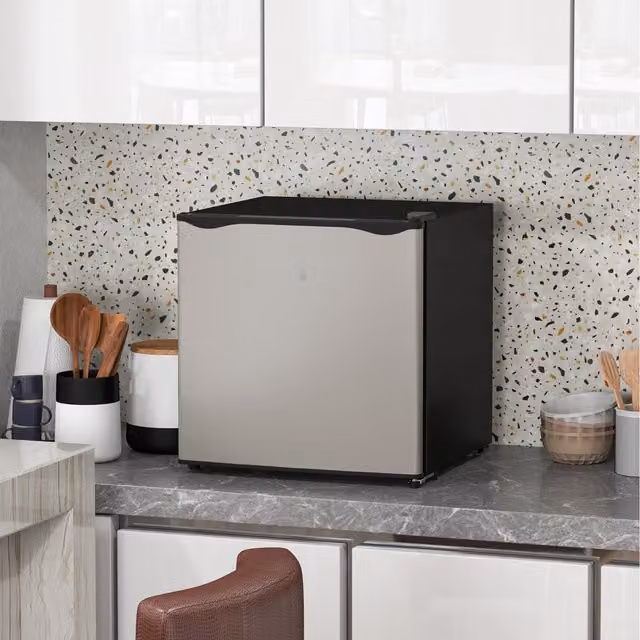HOMCOM 35L Tabletop Mini Upright Freezer with Reversible Door, Silver