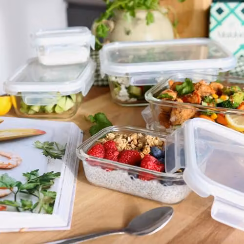 Harbour Housewares 5-Piece Glass Food Storage Container Set with Clip Lids in Transparent and White – 5