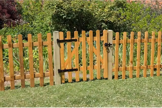Forest Garden Grooved Pale Gate in Brown Wood