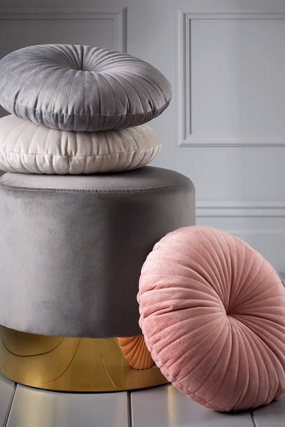 Catherine Lansfield Velvet Round Cushion in Beige, Diameter: 40 cm – 3