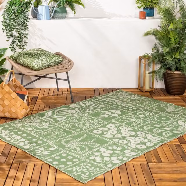 Make it a Home Forage Garden Washable Outdoor Rug in Green Floral Flat Weave Polyester