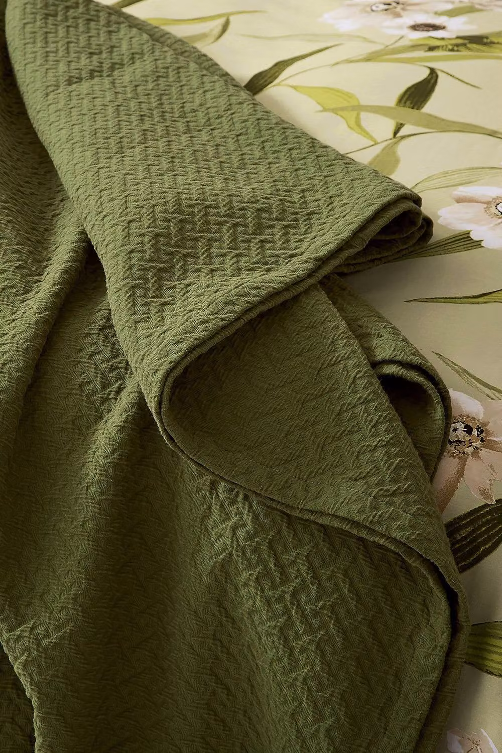 Ted Baker Diagonal T Matelasse Quilted Cotton Throw in Green – 2