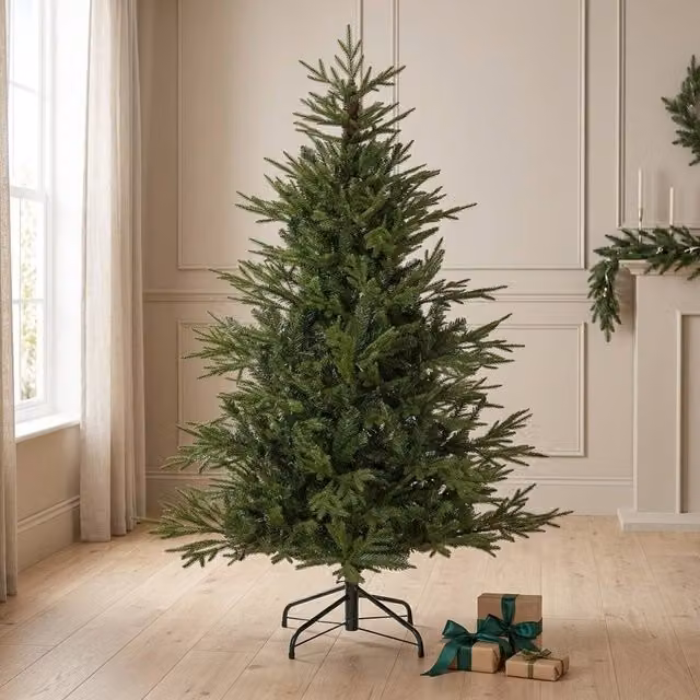 STILVORA 5ft Artificial Green Christmas Tree with Hinged Branches
