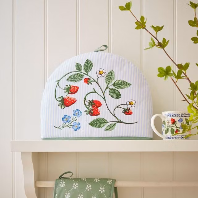 Ulster Weavers Strawberry Patch Thermal Tea Cosy in Green and Multicolour