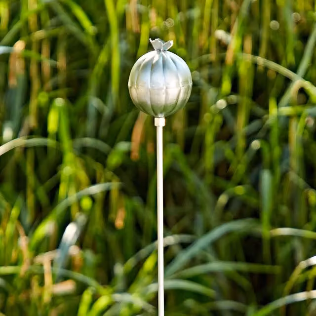 Paper High Metal Poppy Seed Head Garden Stake Decoration in Silver