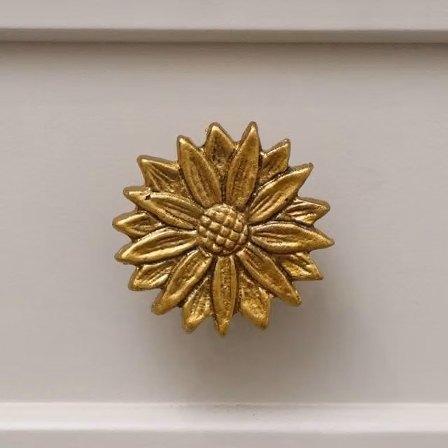 Melody Maison Large Gold Sunflower Metal Drawer Knob