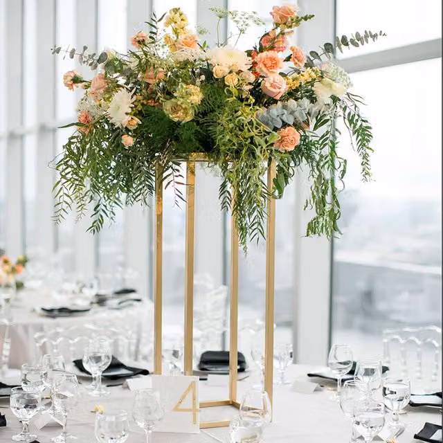 Livingandhome Glossy Gold Metal Tabletop Plant Stand