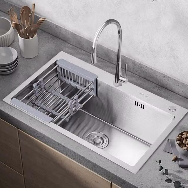 PAWNORA 304 Stainless Steel Waterfall Kitchen Sink in Silver – 1