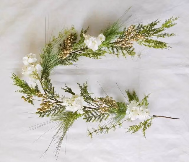 Shatchi Christmas Garland with Green Leaves, Golden Berries and White Hydrangea Flowers