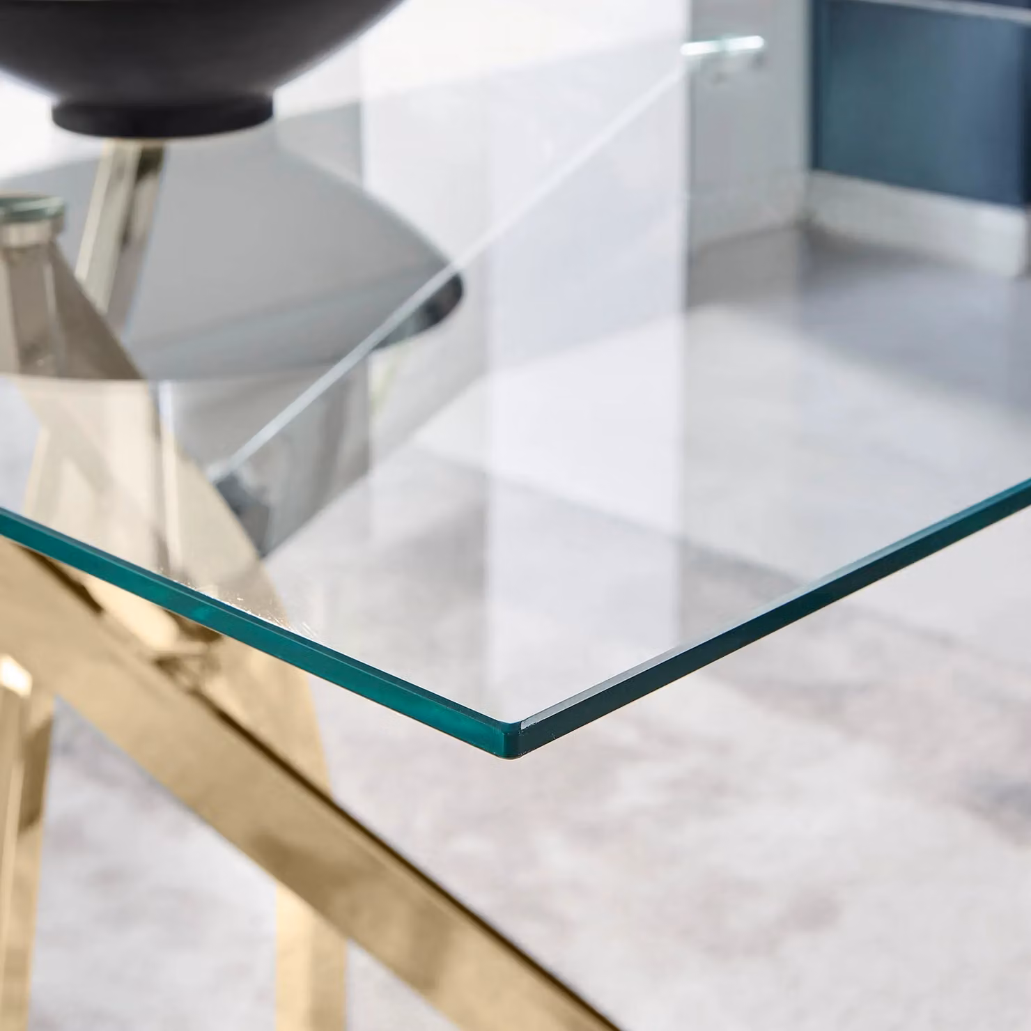 FurnitureboxUK Leonardo Modern 4-Seater Rectangular Glass Dining Table with Gold X-Frame Legs, W: 120 cm – 3