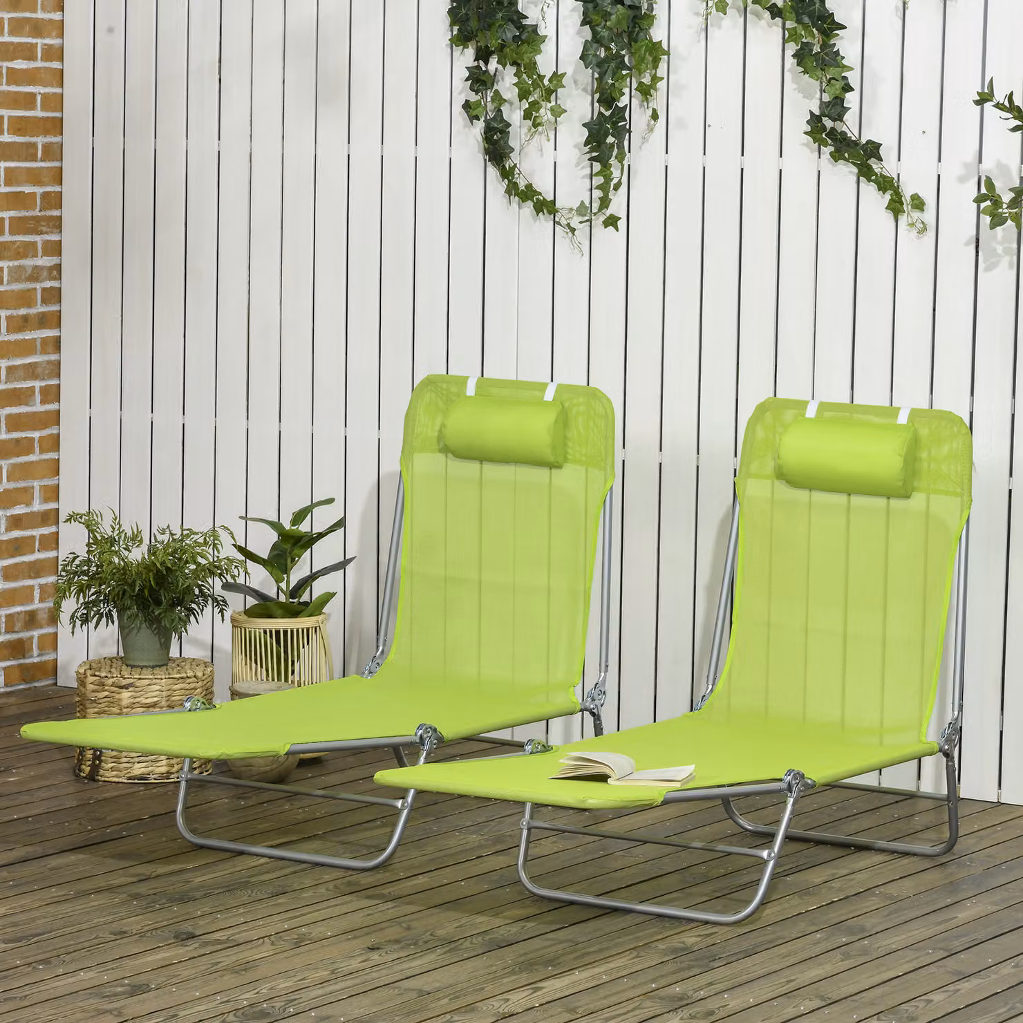 Outsunny Set of 2 Reclining Sun Loungers in Green with Powder Coated Steel Frame and Breathable Textilene Mesh – 2