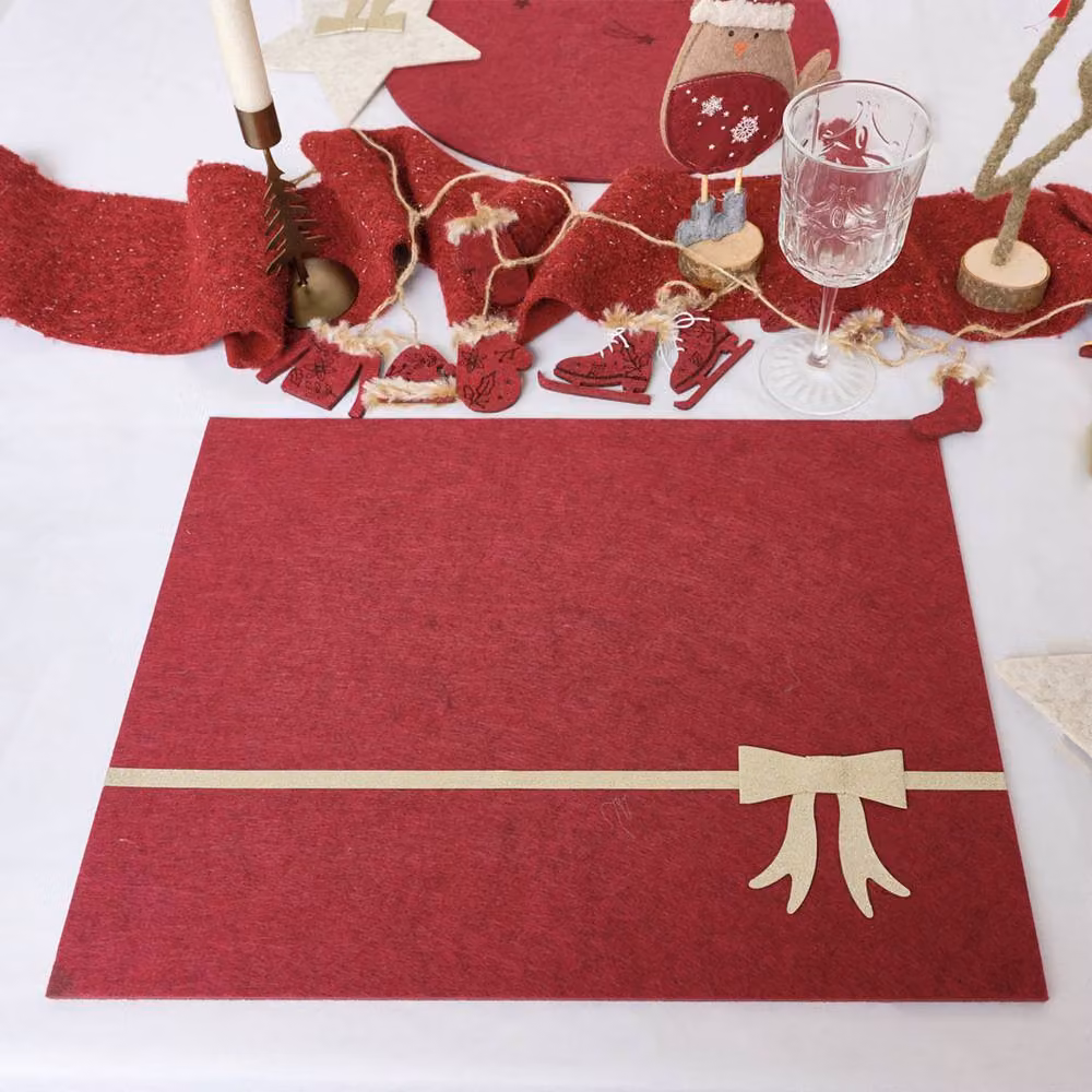 Melody Maison Set of 4 Dark Red Rectangular Felt Placemats with Champagne Gold Bow – 3