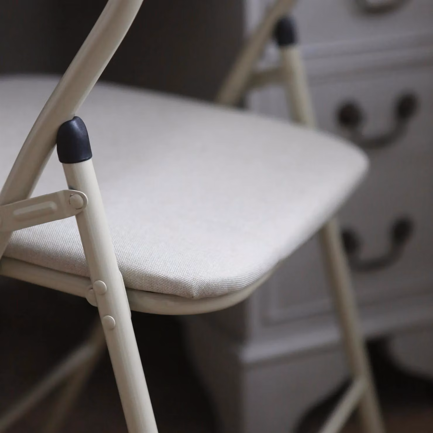 Harbour Housewares Pack of 6 Beige Fabric Padded Metal Folding Chairs – 3