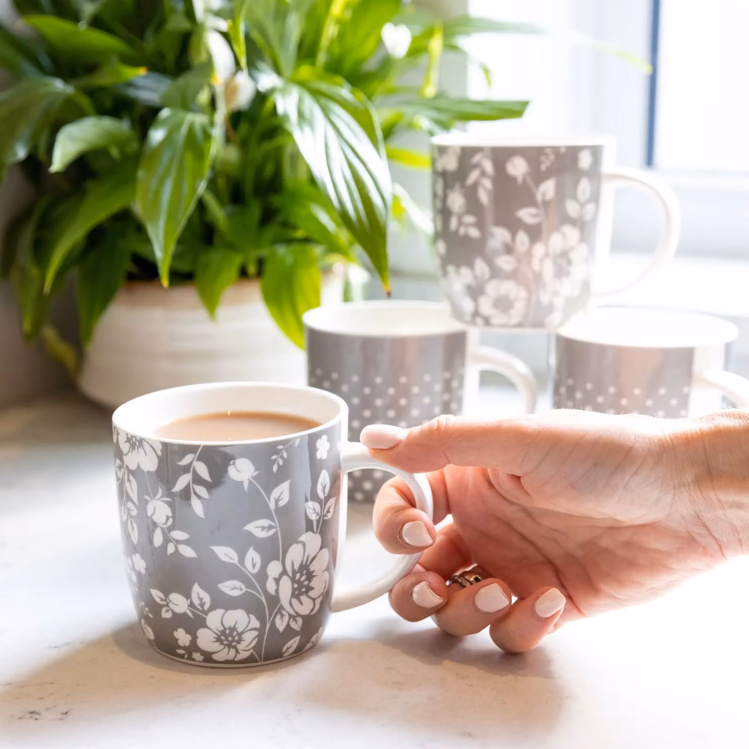 KitchenCraft Set of 4 Grey Floral Ceramic Mugs – 3